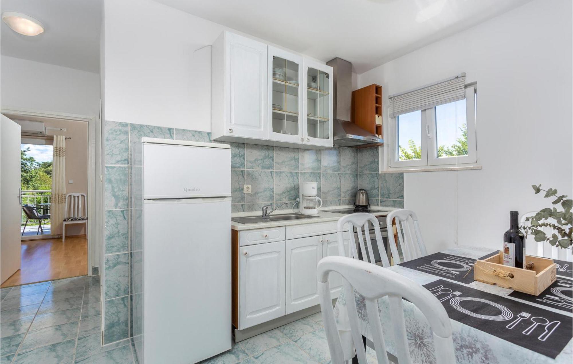 Awesome apartment in Pinezici with 2 Bedrooms, WiFi&Outdoor swimming pool Buitenkant foto