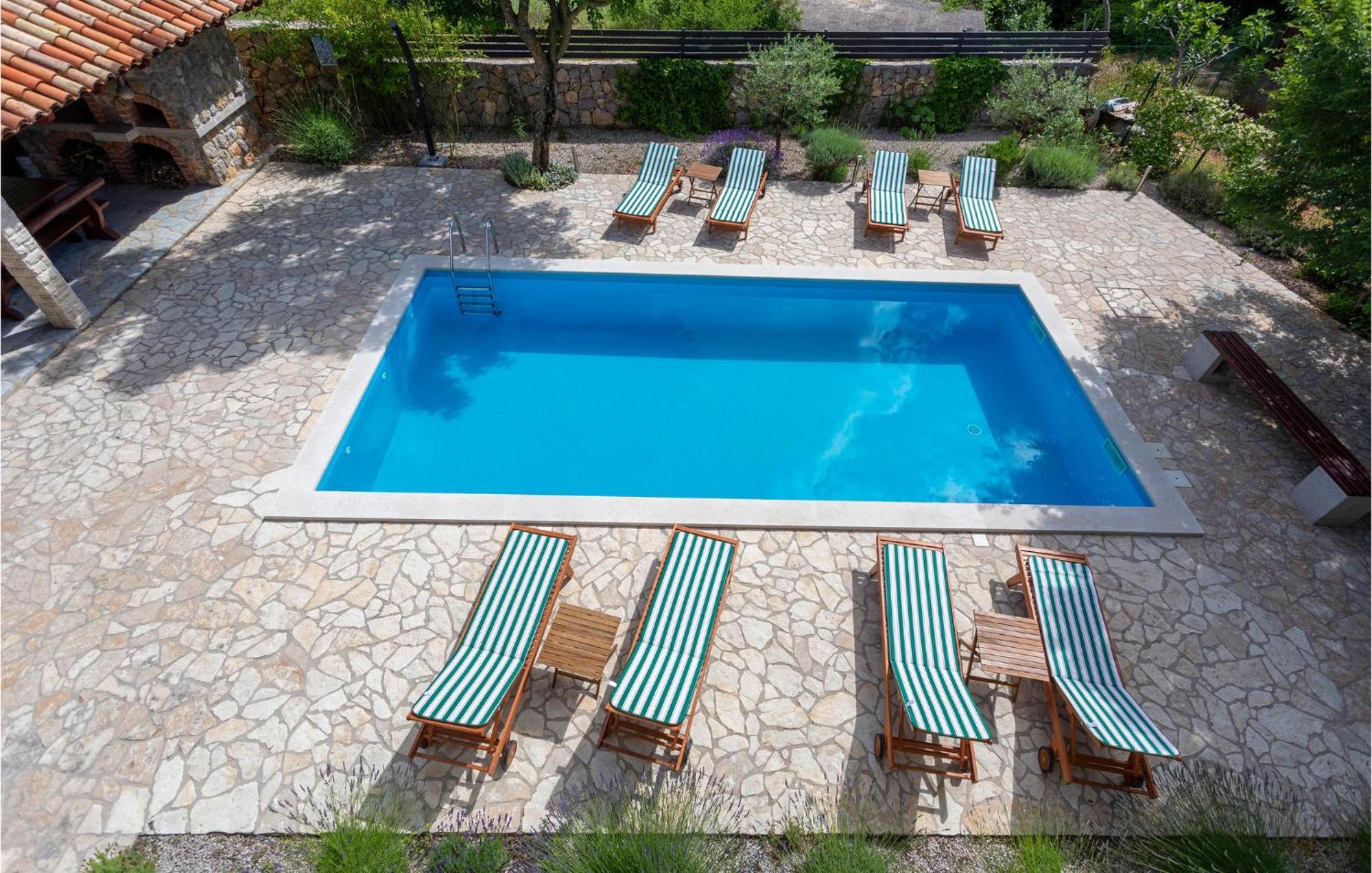 Awesome apartment in Pinezici with 2 Bedrooms, WiFi&Outdoor swimming pool Buitenkant foto