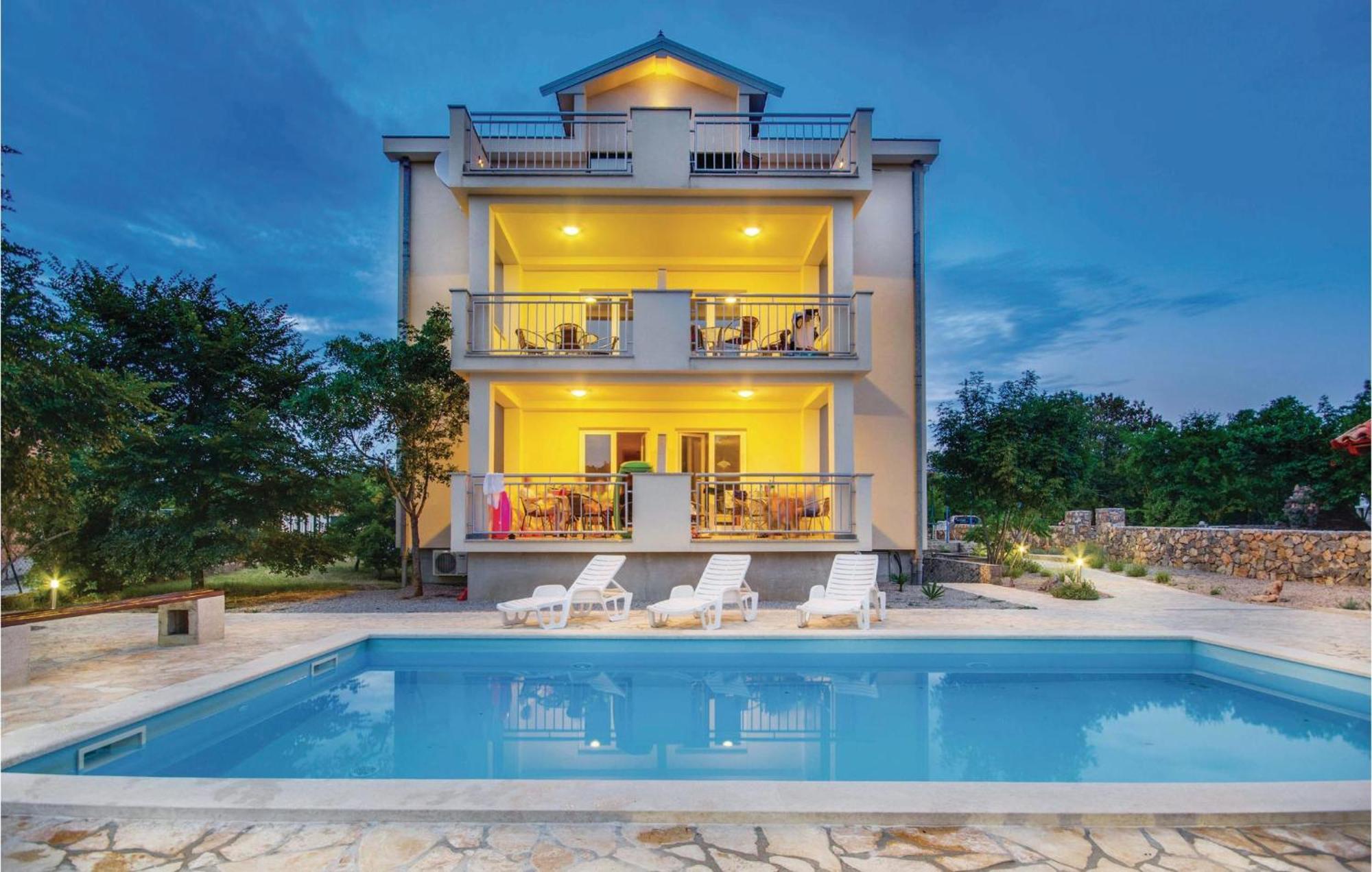 Awesome apartment in Pinezici with 2 Bedrooms, WiFi&Outdoor swimming pool Buitenkant foto