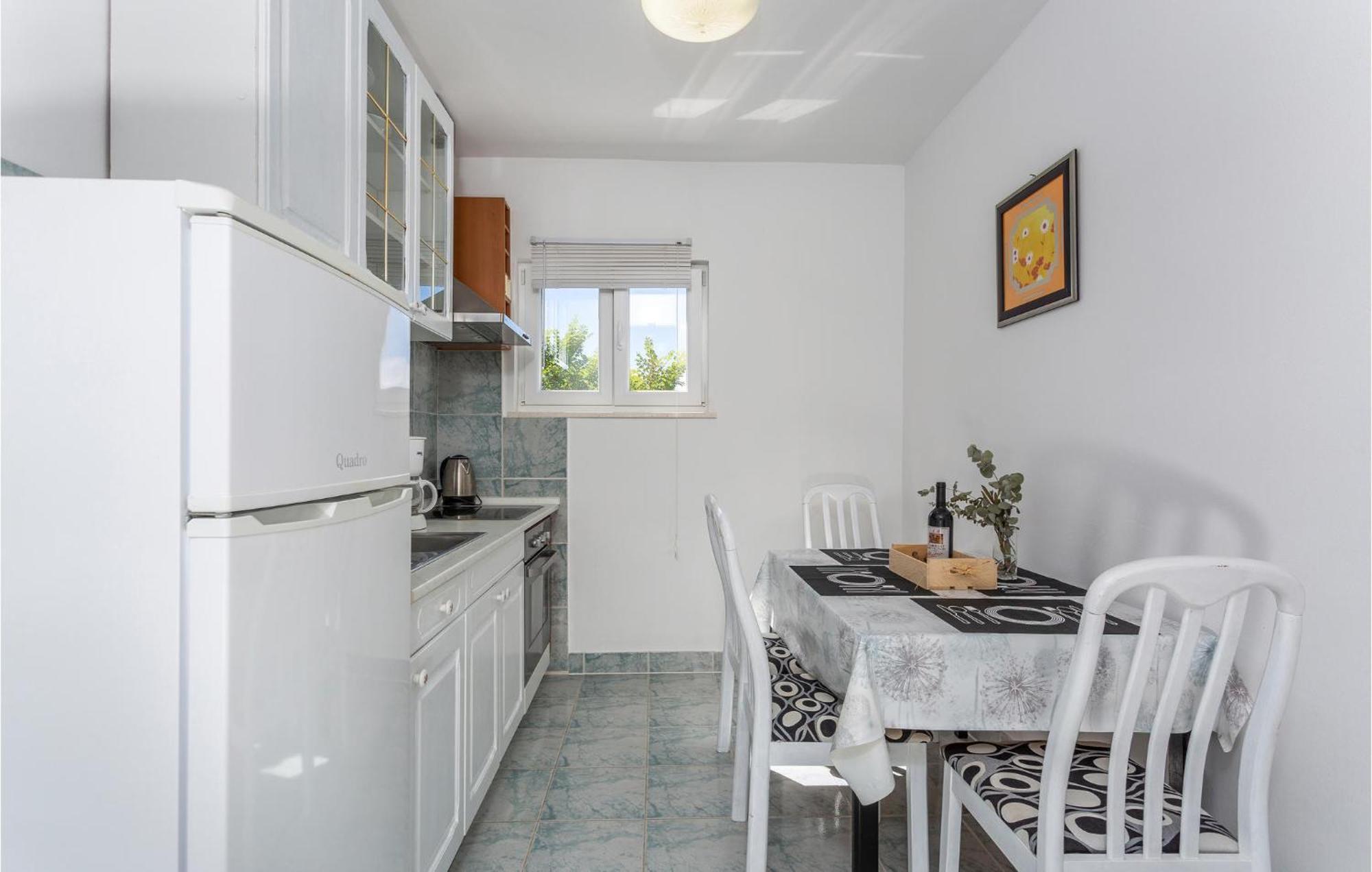 Awesome apartment in Pinezici with 2 Bedrooms, WiFi&Outdoor swimming pool Buitenkant foto