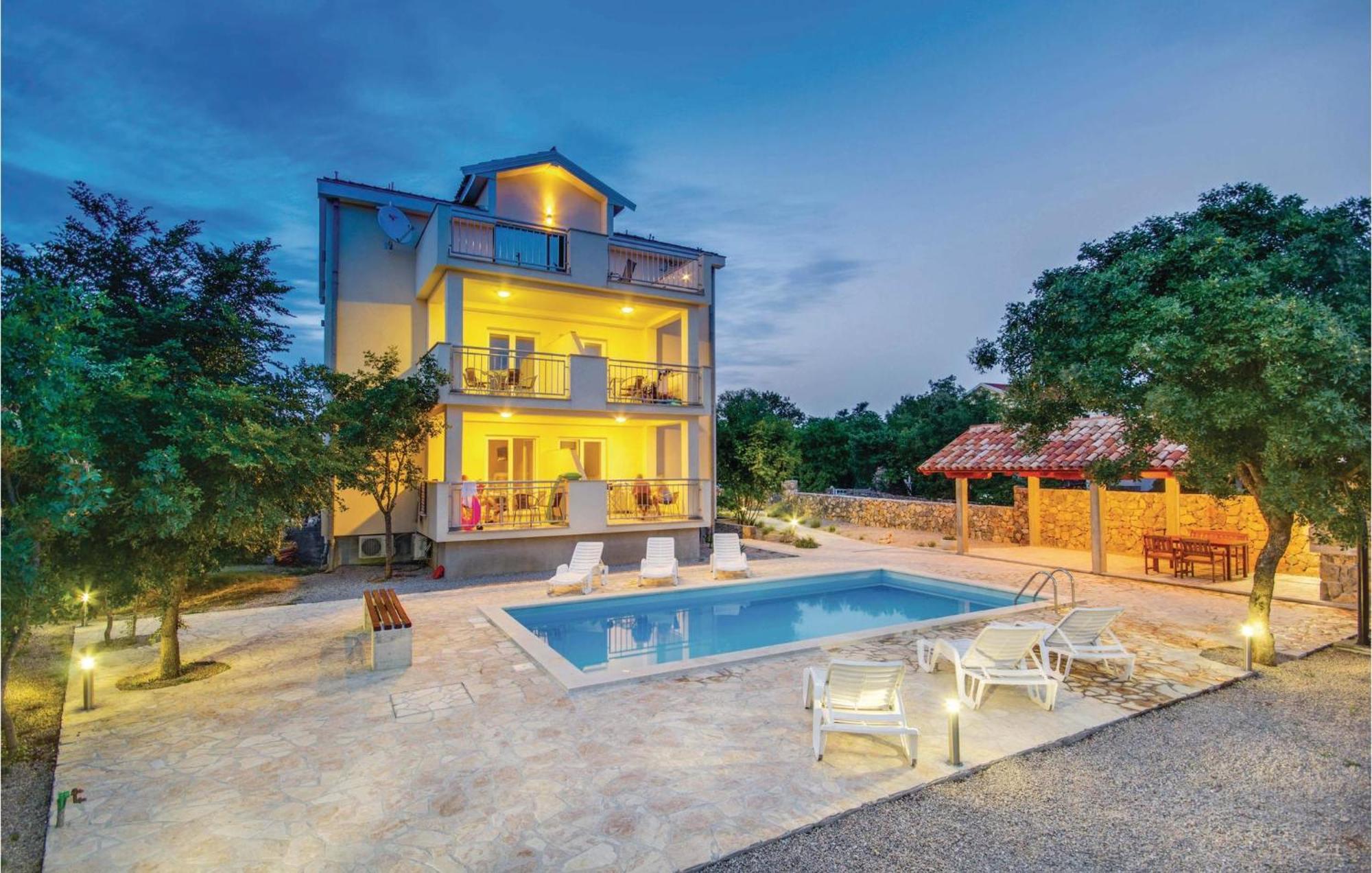 Awesome apartment in Pinezici with 2 Bedrooms, WiFi&Outdoor swimming pool Buitenkant foto