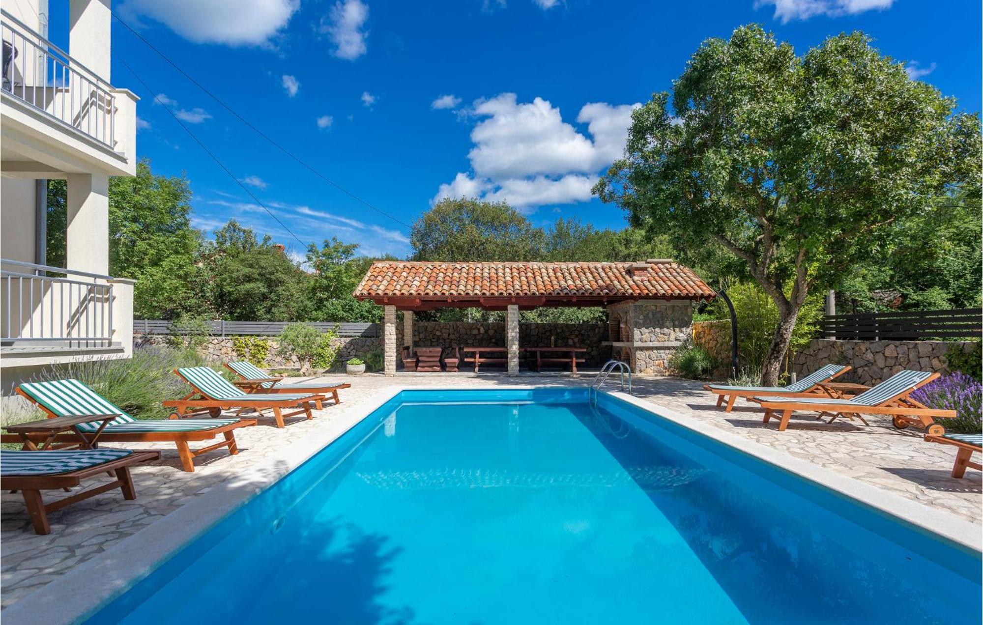 Awesome apartment in Pinezici with 2 Bedrooms, WiFi&Outdoor swimming pool Buitenkant foto