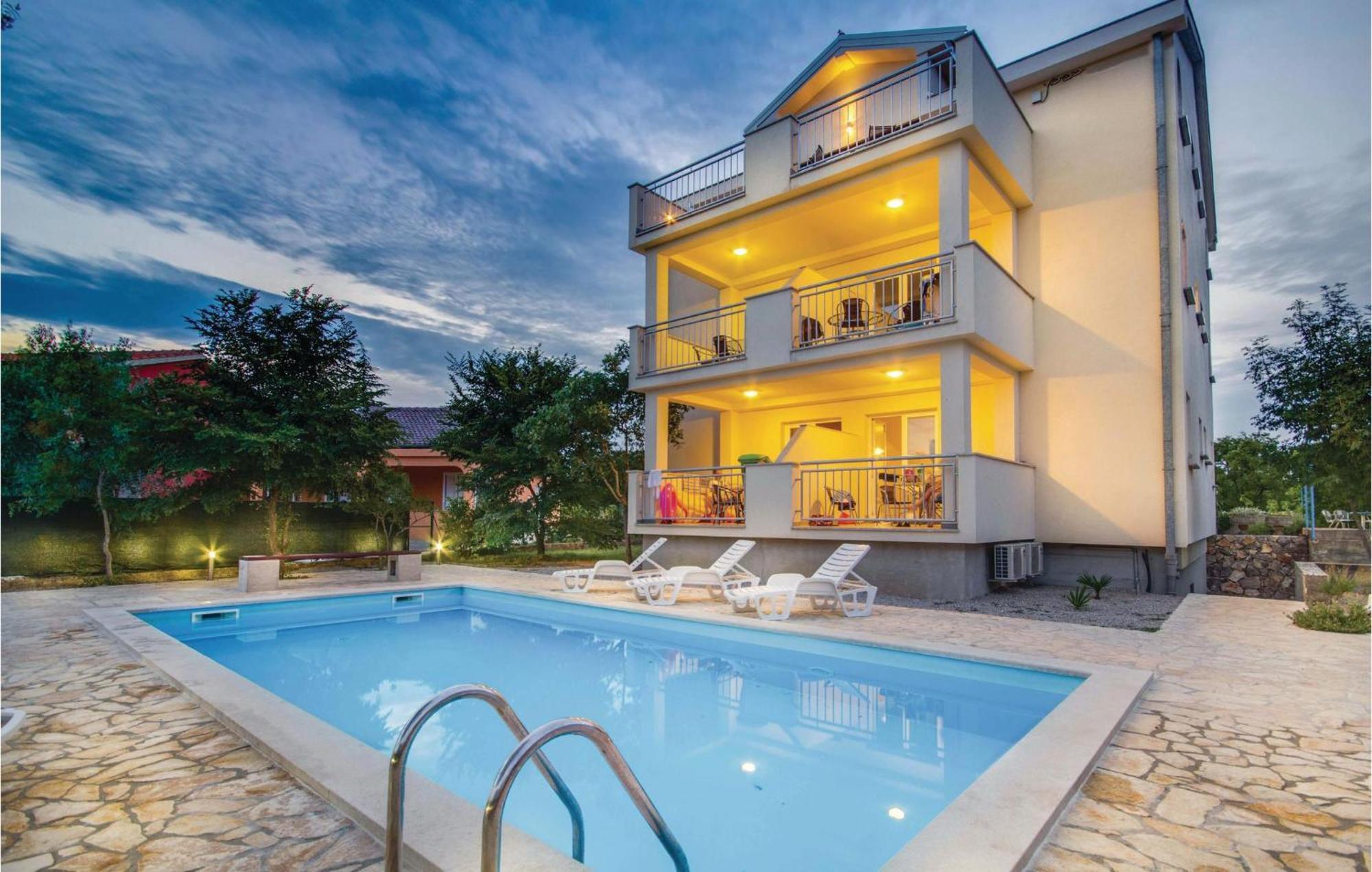 Awesome apartment in Pinezici with 2 Bedrooms, WiFi&Outdoor swimming pool Buitenkant foto