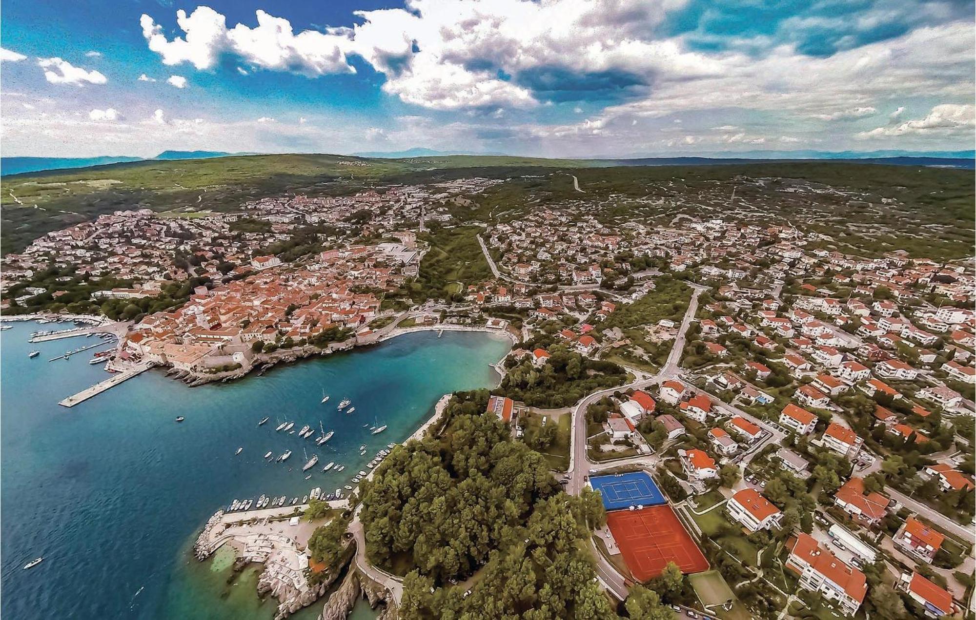 Awesome apartment in Pinezici with 2 Bedrooms, WiFi&Outdoor swimming pool Buitenkant foto